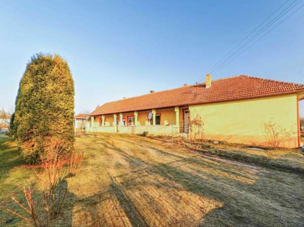 RODINNÝ DOM - CESTICE, 15 km od KOŠÍC, KOŠICE - OKOLIE, POZEMOK 992 m2